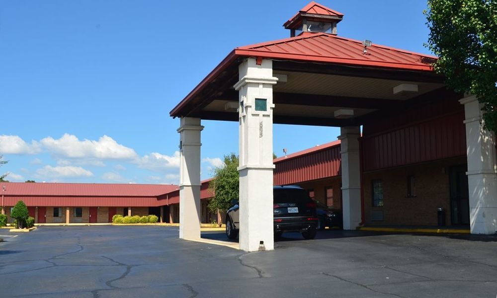 Americas Best Value Inn - Batesville Exterior photo