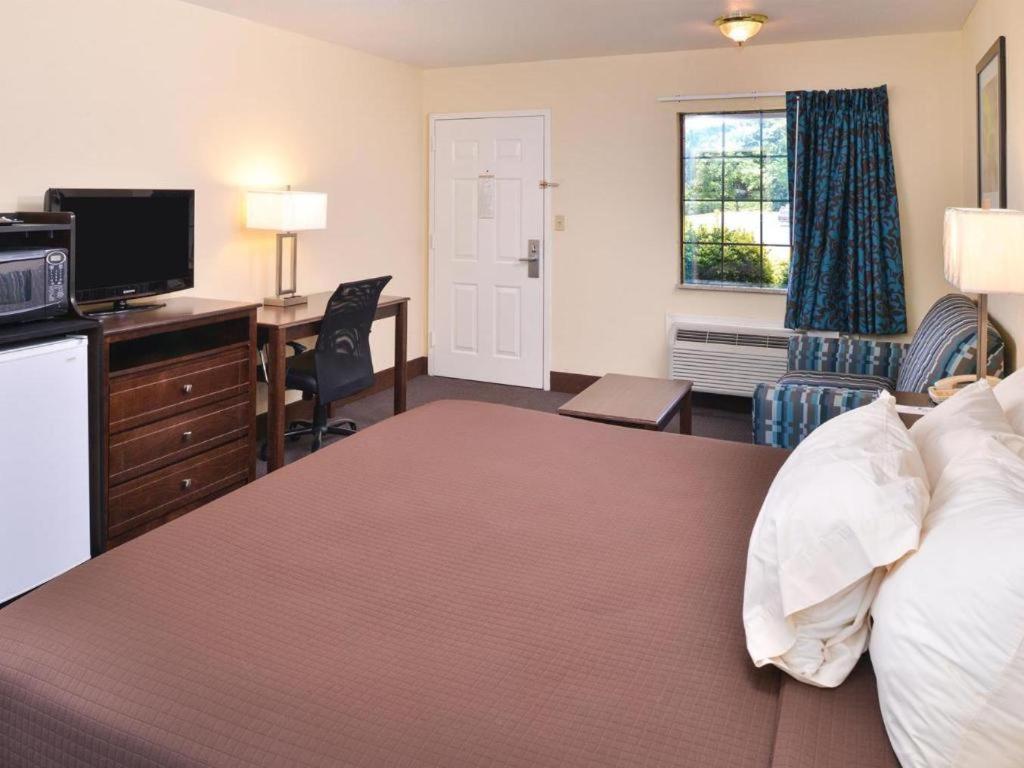 Americas Best Value Inn - Batesville Exterior photo