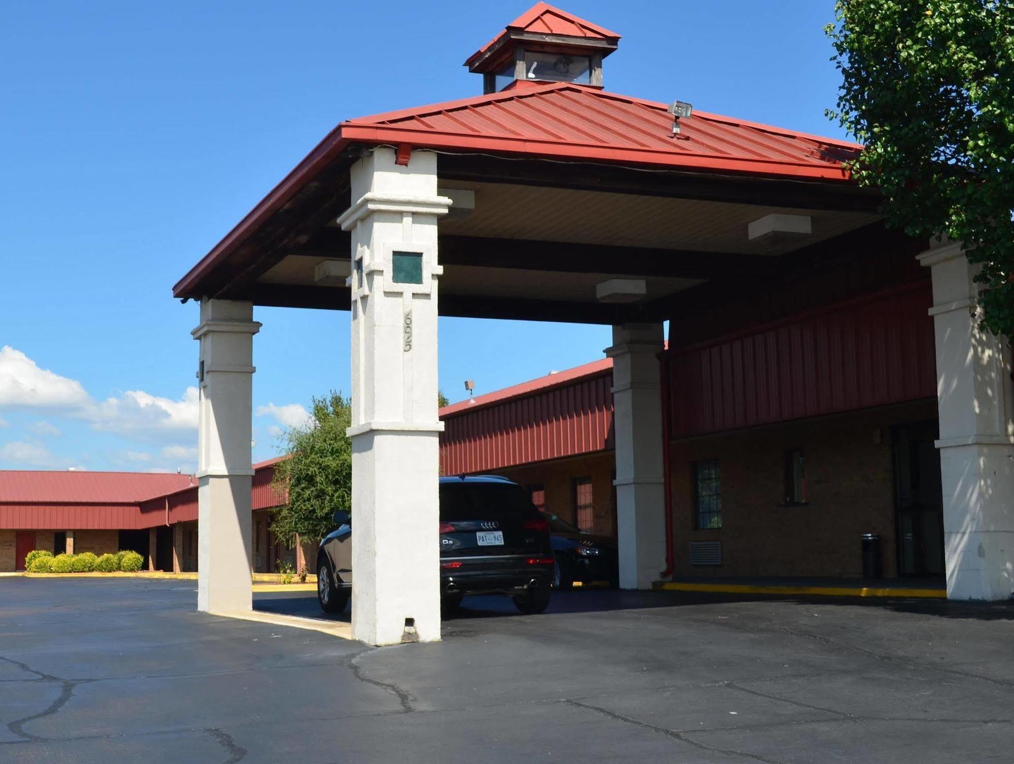 Americas Best Value Inn - Batesville Exterior photo