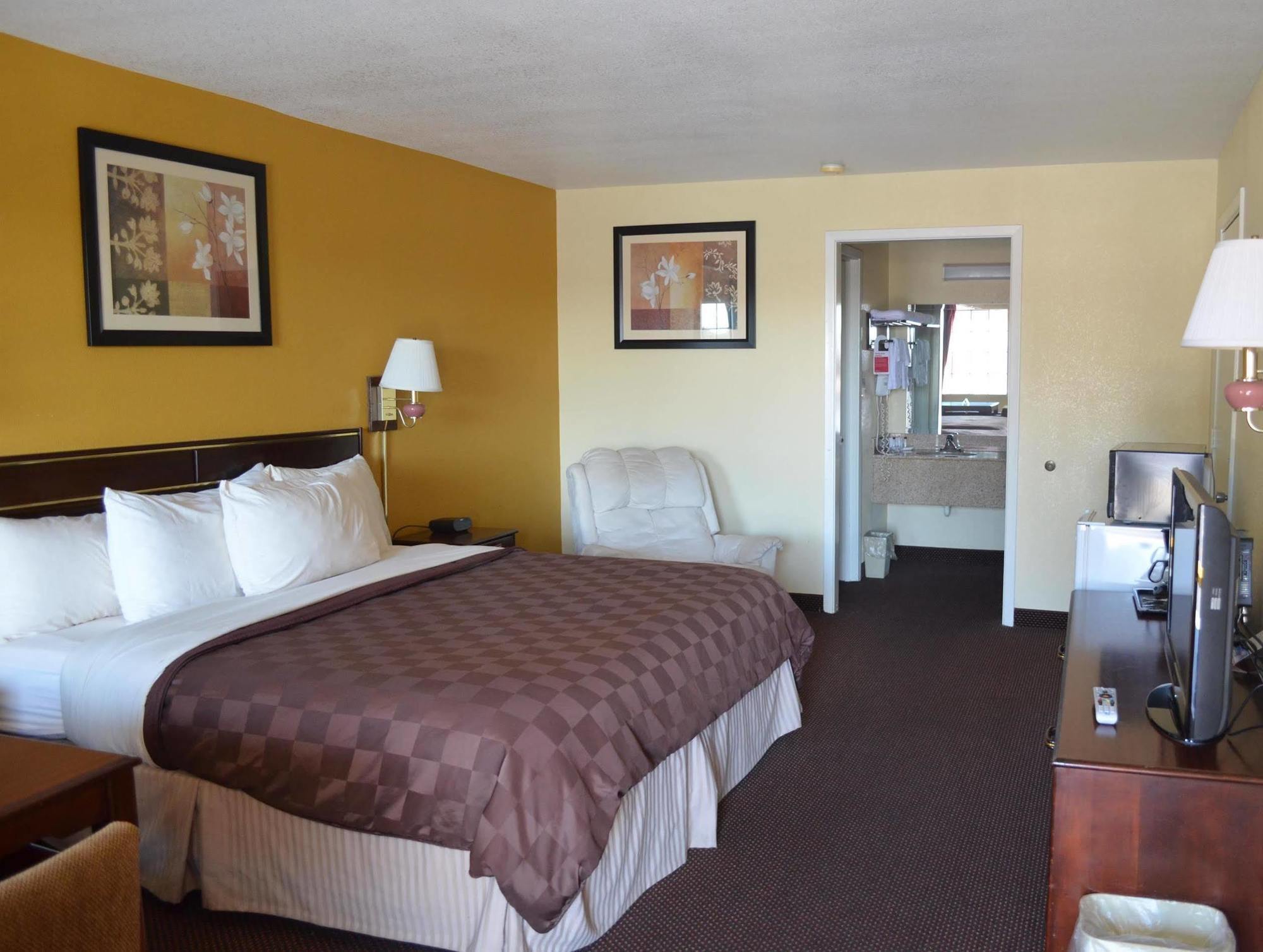 Americas Best Value Inn - Batesville Exterior photo