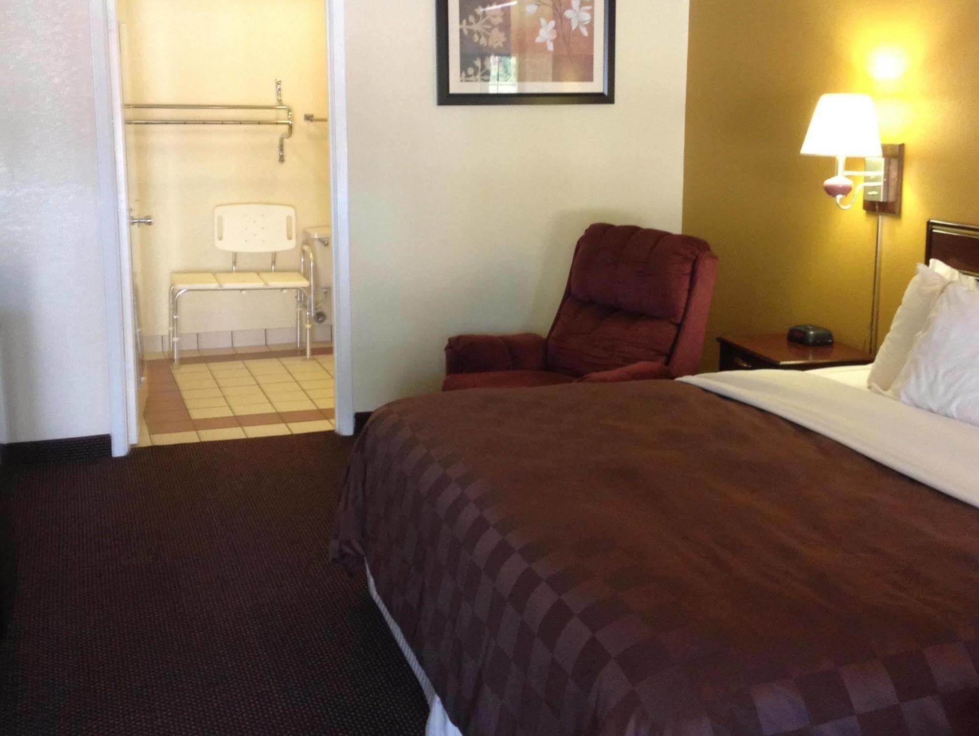 Americas Best Value Inn - Batesville Exterior photo