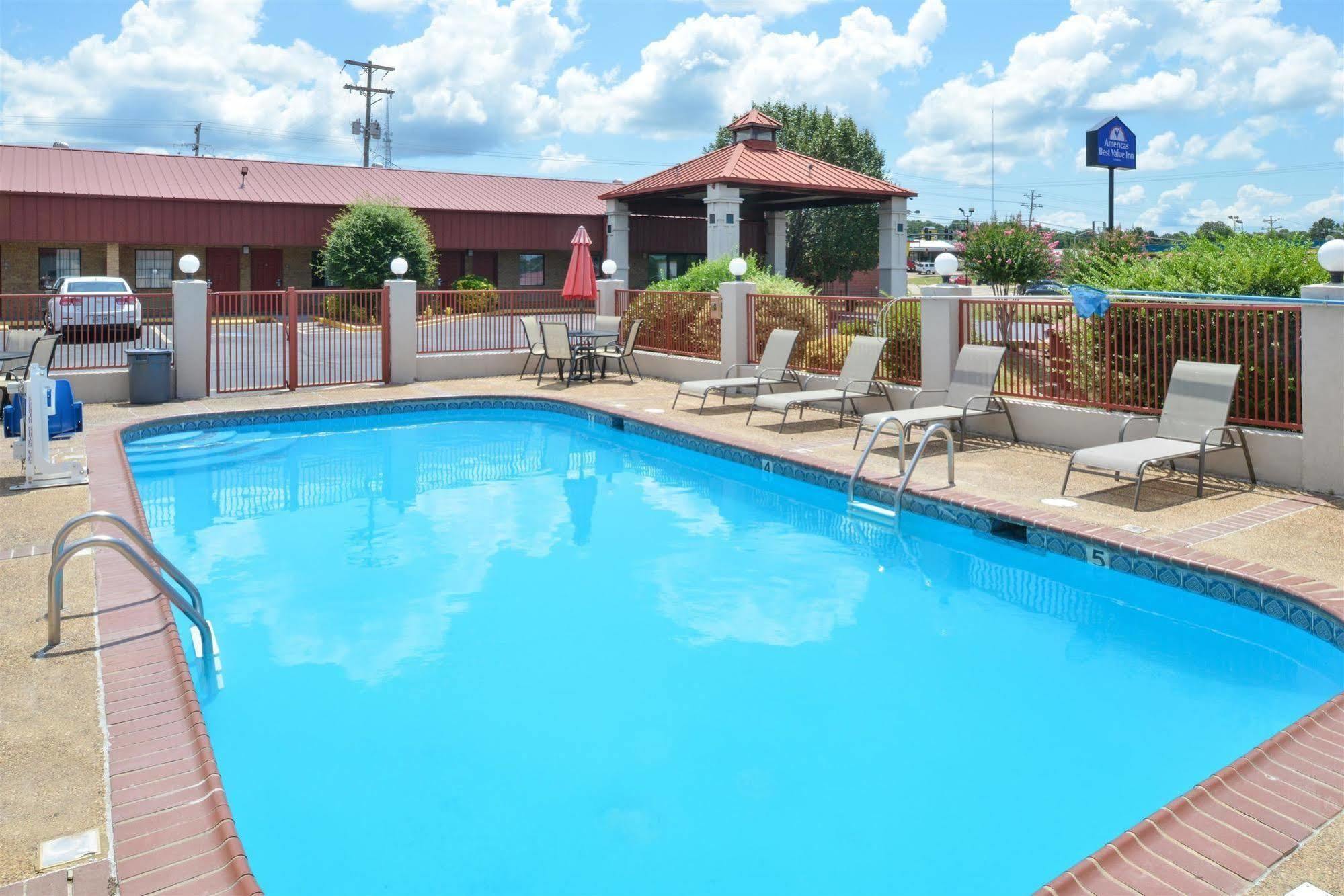 Americas Best Value Inn - Batesville Exterior photo
