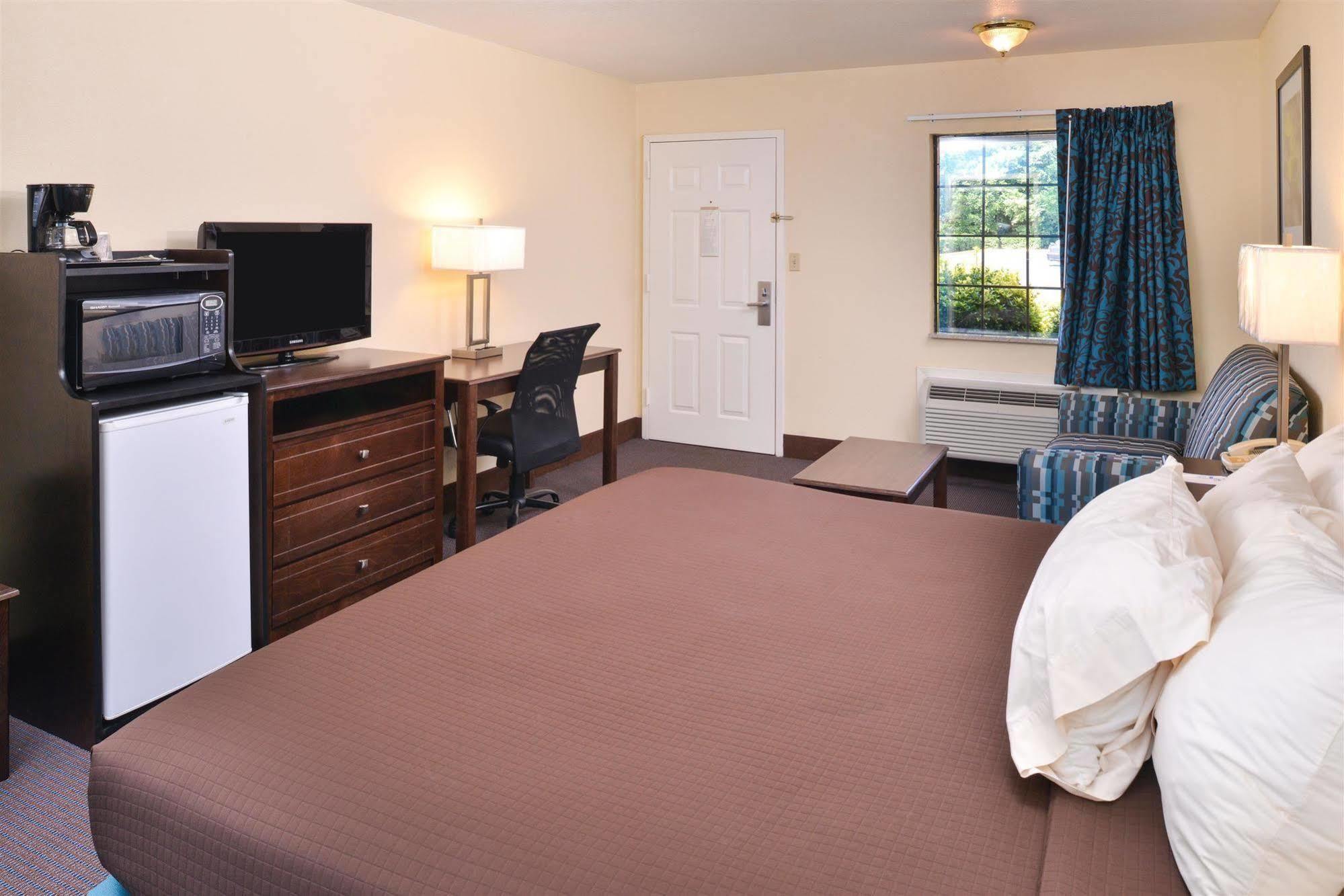 Americas Best Value Inn - Batesville Exterior photo