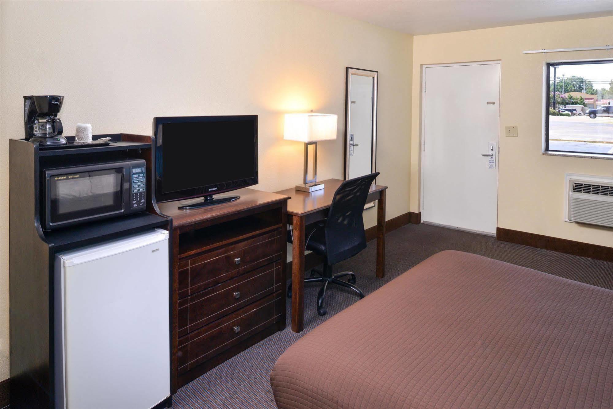 Americas Best Value Inn - Batesville Exterior photo