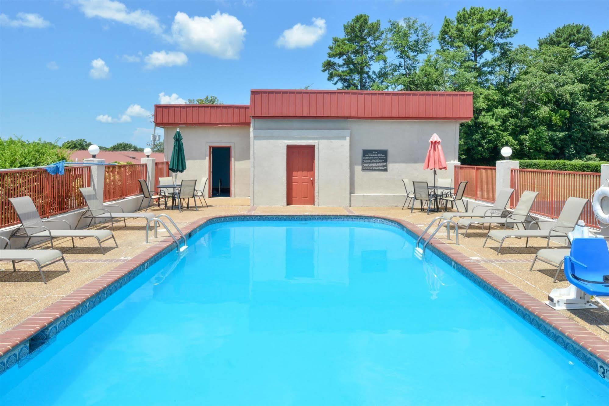 Americas Best Value Inn - Batesville Exterior photo