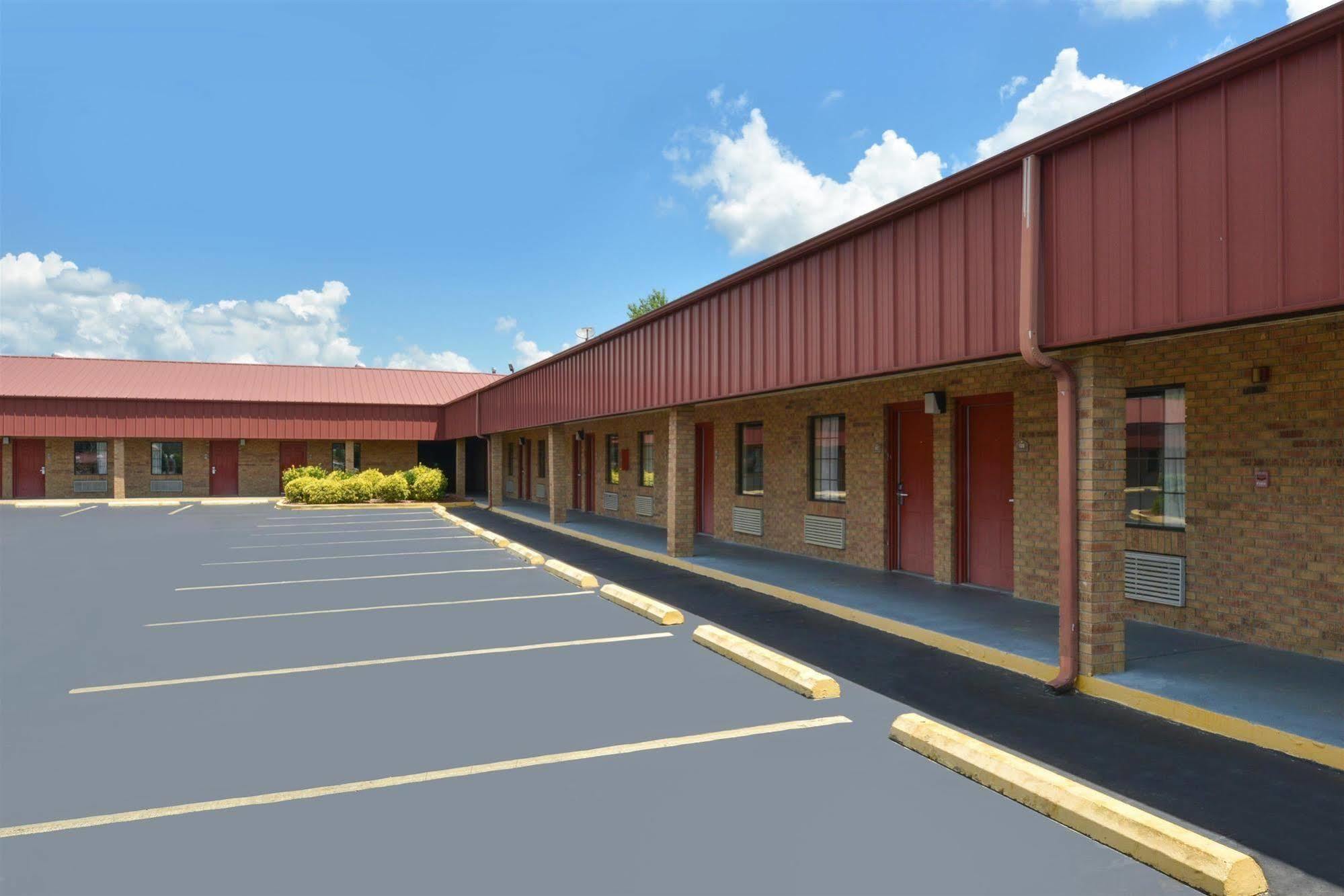 Americas Best Value Inn - Batesville Exterior photo